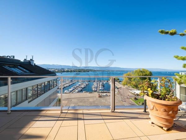 Penthouse en duplex face au lac avec terrasse et vue panoramique 2