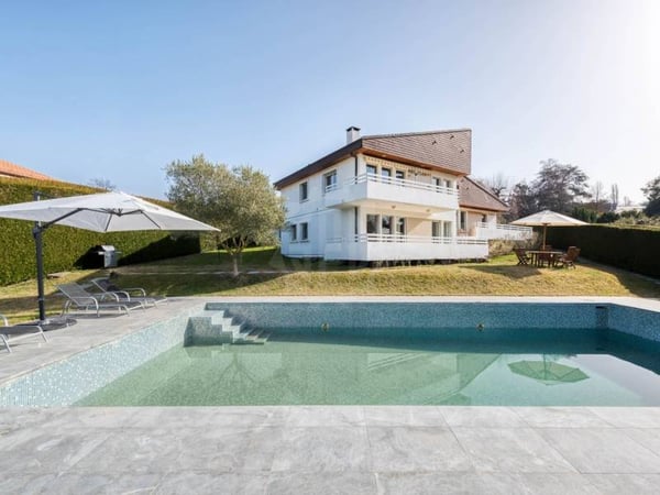 Chaleureuse villa - Cologny