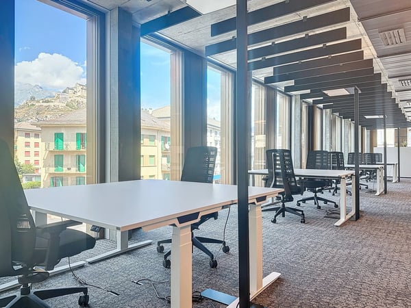 A louer au coeur de Sion, magnifiques bureaux semi-aménagés dès 15 m2 dans un nouveau quartier. 9