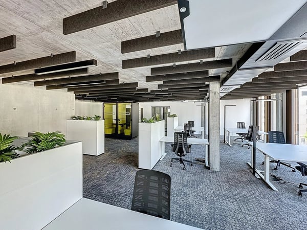 A louer au coeur de Sion, magnifiques bureaux semi-aménagés dès 70 m2 dans un nouveau quartier. 2