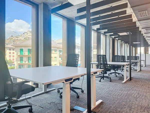 A louer au coeur de Sion, magnifiques bureaux semi-aménagés dès 70 m2 dans un nouveau quartier. 3