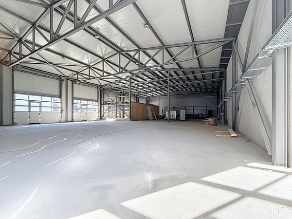 LOUER ? ESPACES INDUSTRIELS & BOXES DE STOCKAGE SIERRE 3