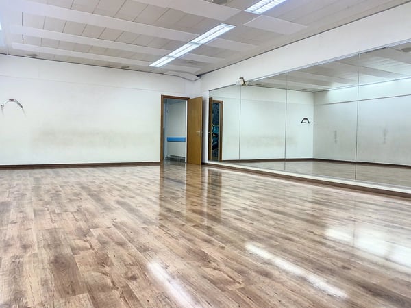 Grand local commercial au centre ville de Sierre 8