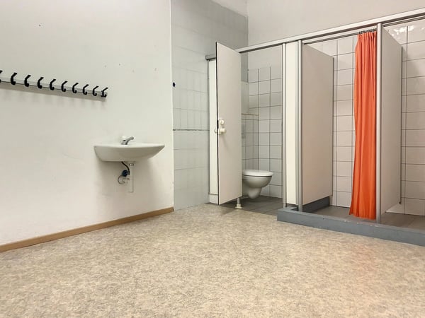 Grand local commercial au centre ville de Sierre 10