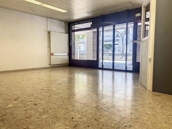 Grand local commercial au centre ville de Sierre 3