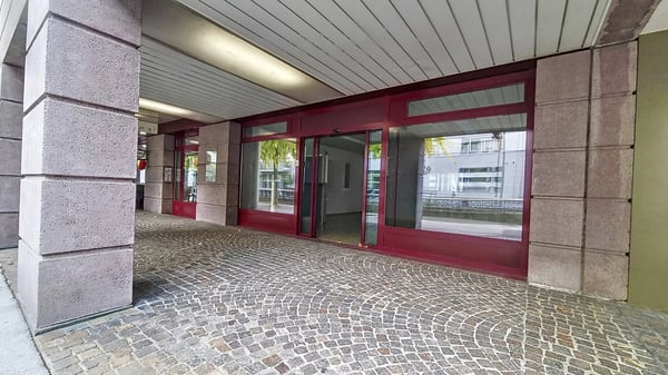 Grand local commercial au centre ville de Sierre 1