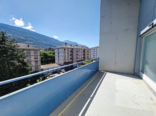 A saisir 1.5 pièces rare en duplex dans le quartier du Scex à Sion 11