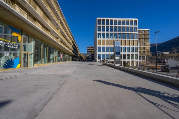 Superbes arcades commerciales de 540.57 m2 à louer dans le nouveau quartier Cour de Gare à Sion 1