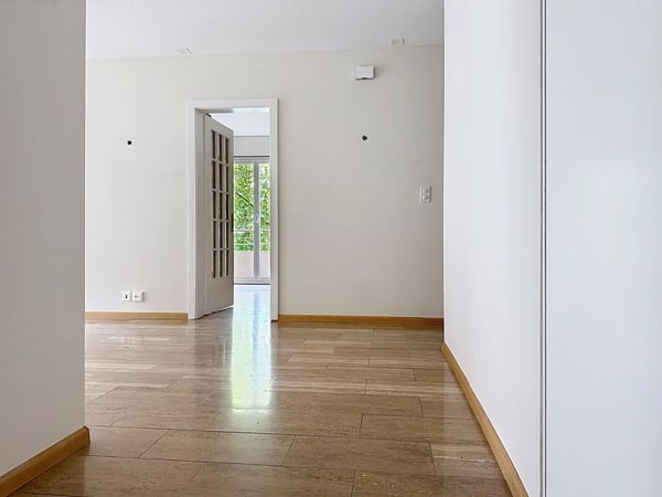 Spacieux 8.5 pièces avec balcon et belle luminosité à Sion 5