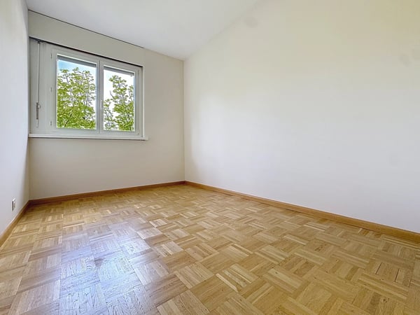 Spacieux 8.5 pièces avec balcon et belle luminosité à Sion 10