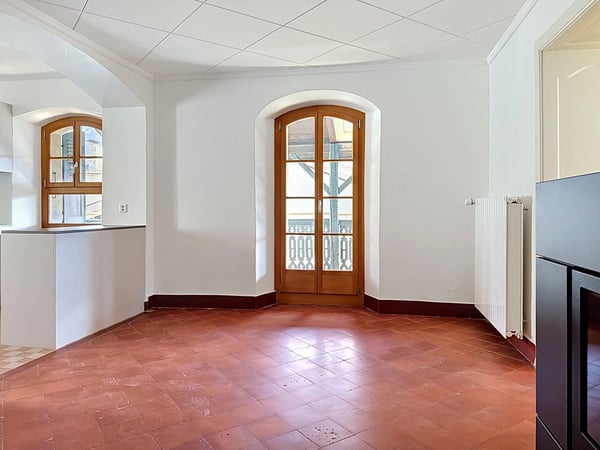 À louer ? 5.5 pièces rénové de 210 m² avec jardin, garage et vue panoramique 4
