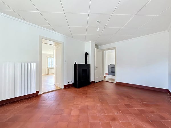 À louer ? 5.5 pièces rénové de 210 m² avec jardin, garage et vue panoramique 5