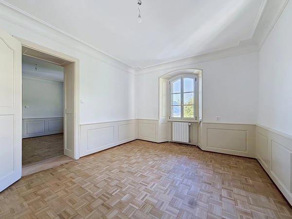 À louer ? 5.5 pièces rénové de 210 m² avec jardin, garage et vue panoramique 11