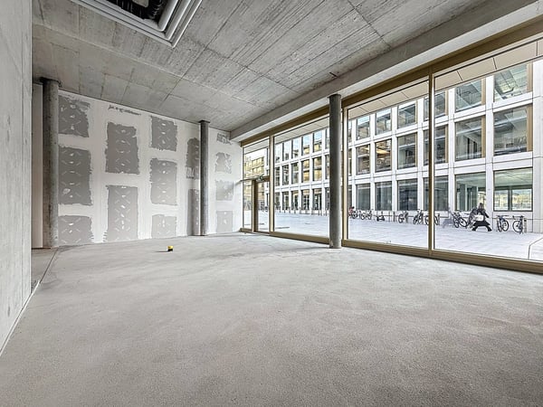 Surface retail avec forte visibilité - 18.25 m² - Cour de Gare (Sion) 4
