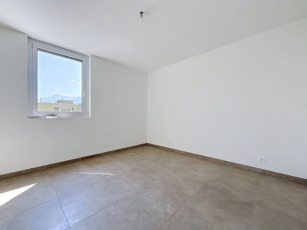 2.5 pièces en attique avec terrasse à louer à Uvrier 3
