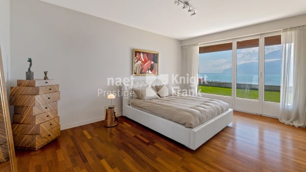 Propriété d'architecte de 7.5 pièces avec vue panoramique sur le lac et le vignoble à vendre à Corseaux 12