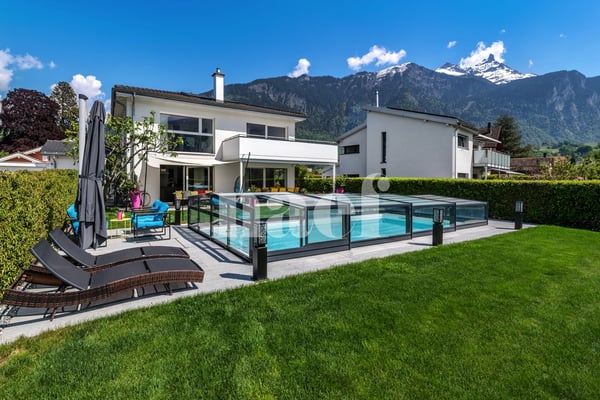 Très belle maison individuelle de 6.5 pièces avec studio indépendant et piscine extérieure à vendre à Bex 1