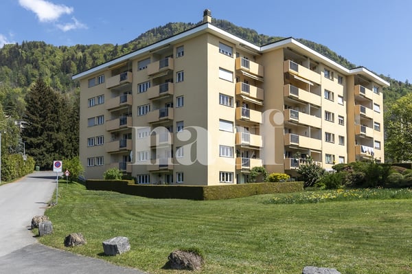Exclusif ! Spacieux appartement de 3.5 pièces avec balcon et vue dégagée sur le lac à vendre à Chernex / Montreux 4
