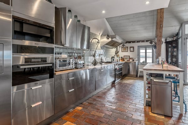 Maison vigneronne de deux appartements et un caveau à vendre au coeur du village d'Epesses 6