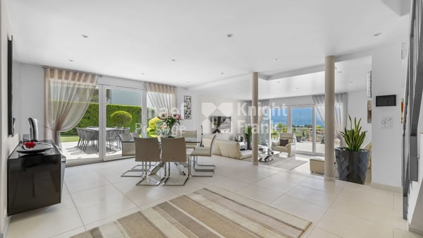 Maison jumelle de 7.5 pièces en triplex avec une vue panoramique sur le lac à vendre à Montreux 6
