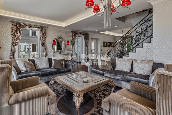 Unique ! Appartement en attique de 8.5 pièces avec une vue exceptionnelle à vendre au coeur de Montreux 7