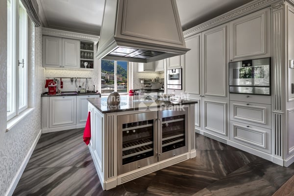 Unique ! Appartement en attique de 8.5 pièces avec une vue exceptionnelle à vendre au coeur de Montreux 6