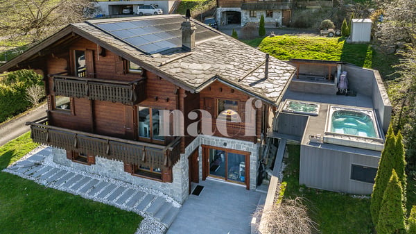 Magnifique chalet rénové avec jacuzzi et piscine à contre-courant à vendre à Choëx 3