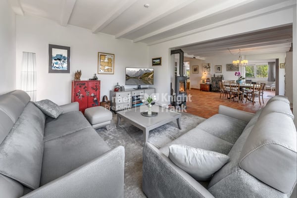 Maison individuelle rénovée de 8.5 pièces à vendre à St-Légier 10