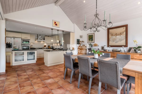 Maison individuelle rénovée de 8.5 pièces à vendre à St-Légier 7
