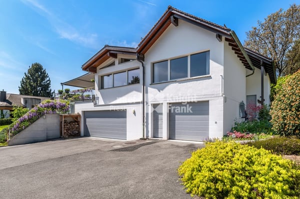Maison individuelle rénovée de 8.5 pièces à vendre à St-Légier 2
