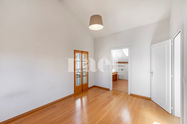 Maison villageoise de charme avec appartement de 3.5 pièces et une place de parc à vendre à Rivaz 10
