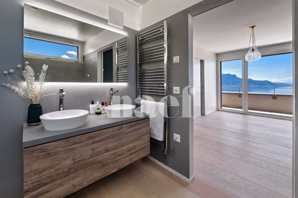 Appartement en attique de 4.5 pièces avec terrasse et vue grandiose sur le Léman à vendre sur les hauts de Montreux 11