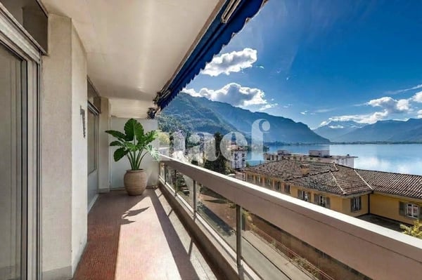 Appartement de 3.5 pièces avec grand balcon et superbe vue sur le lac à vendre à Montreux 3