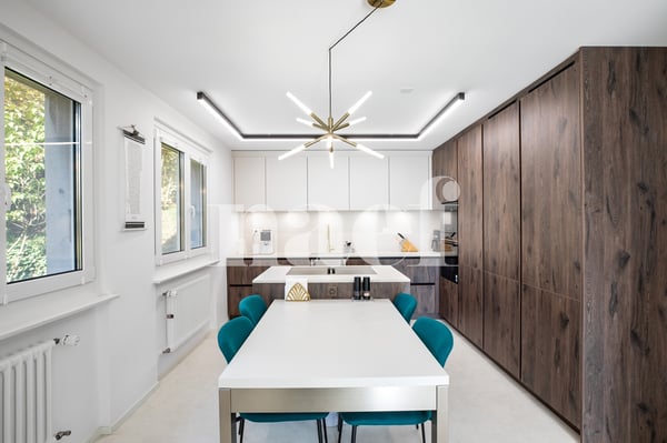 En exclusivité ! Lumineux appartement entièrement rénové de 4.5 pièces à vendre au coeur de Vevey 3