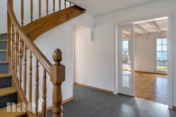 Maison de 290 m2 avec jardin et vue sur le lac 4