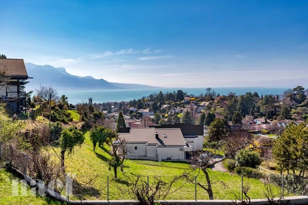 Maison de 290 m2 avec jardin et vue sur le lac 1