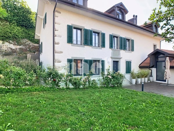 Appartement de 8.5 pièces 1
