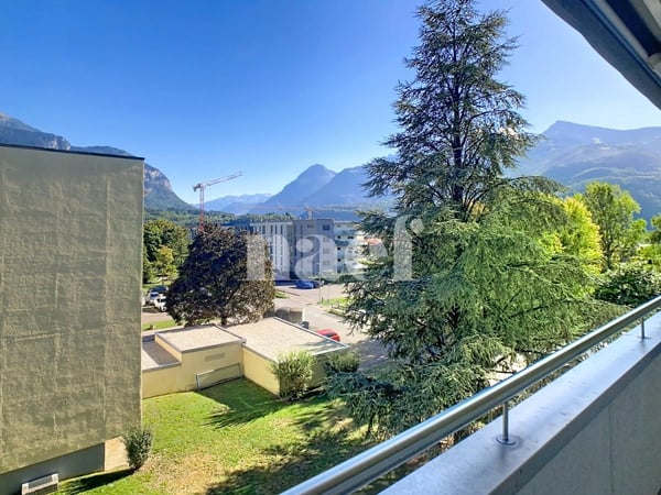Spacieux appartement de 4.5 pièces au 4ème étage 10