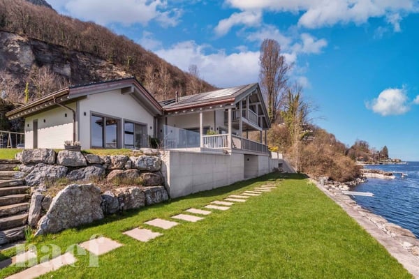 Pieds dans l'eau - Maison de 6.5 pièces