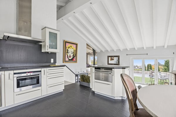 Splendide villa au coeur de La côte avec vue majestueuse sur le lac 9