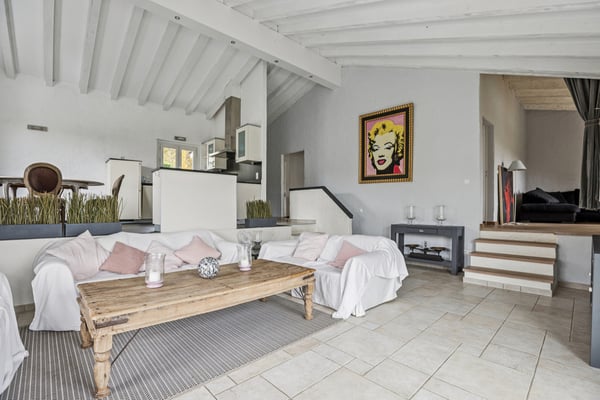 Splendide villa au coeur de La côte avec vue majestueuse sur le lac 8