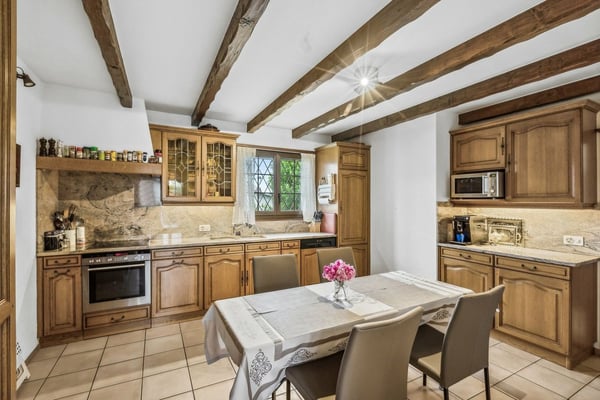 Spacieuse villa de 180m2 habitables au coeur du village avec bureau in 5
