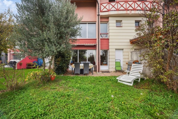 Charmante maison contigue à vendre à proximité d'Aubonne 12