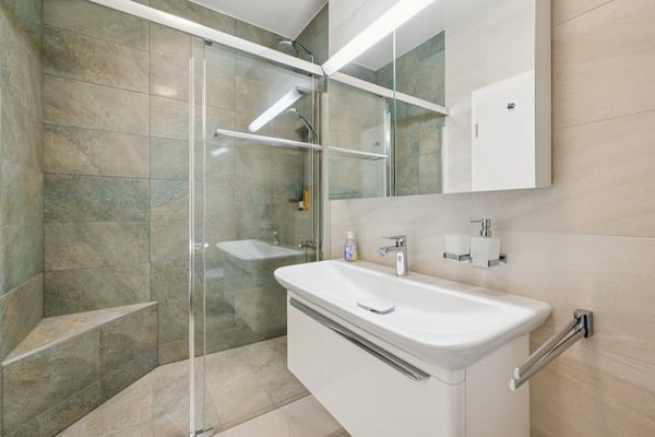 Un appartement d'exception entre ciel et lac 12