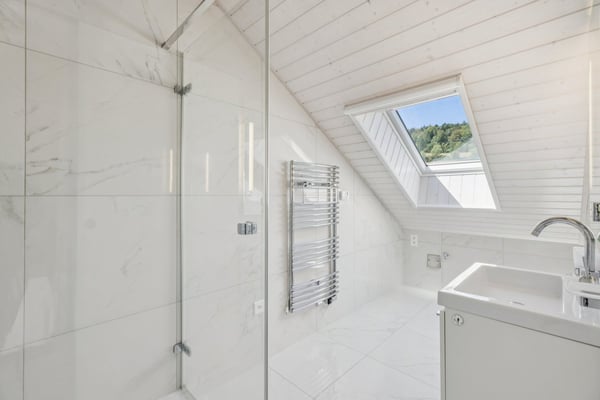 Élégant appartement avec mezzanine et panorama exceptionnel sur le lac 13