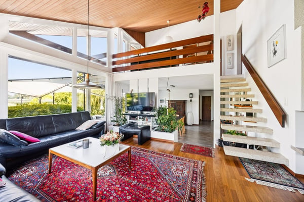 Maison individuelle avec grand jardin dans un quartier résidentiel à q 4