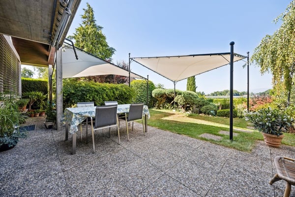 Maison individuelle avec grand jardin dans un quartier résidentiel à q 3