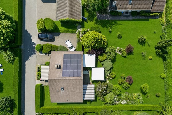 Maison individuelle avec grand jardin dans un quartier résidentiel à q 11