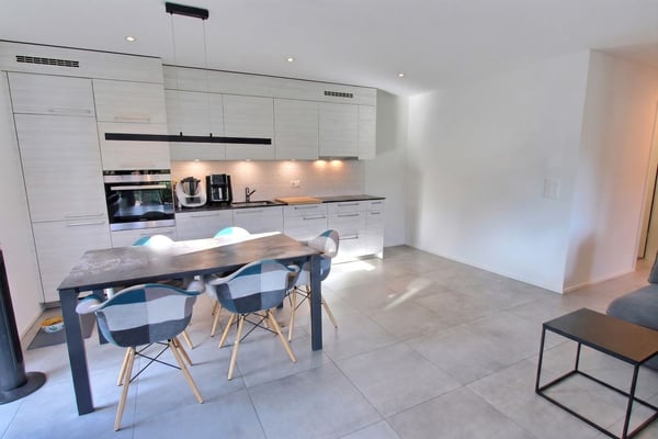 Spacieux et récent appartement de 2,5 pièces 1