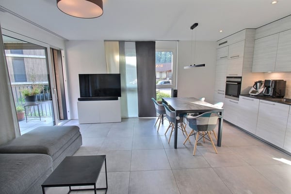 Spacieux et récent appartement de 2,5 pièces 2